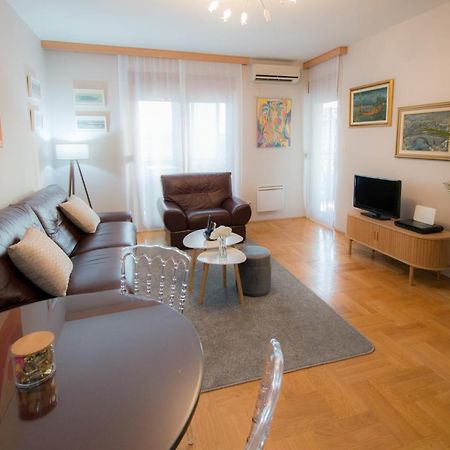 City Nest Apartment Podgorica Esterno foto
