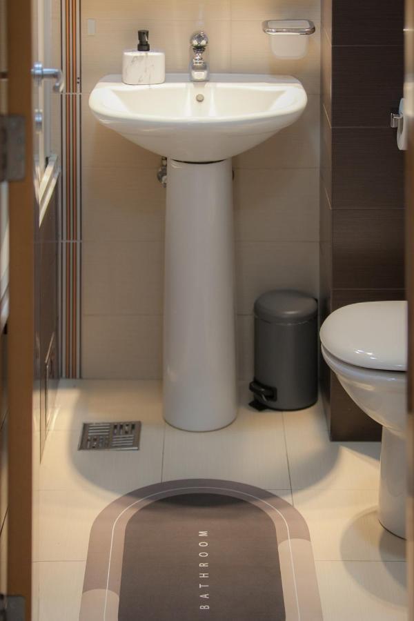 City Nest Apartment Podgorica Esterno foto