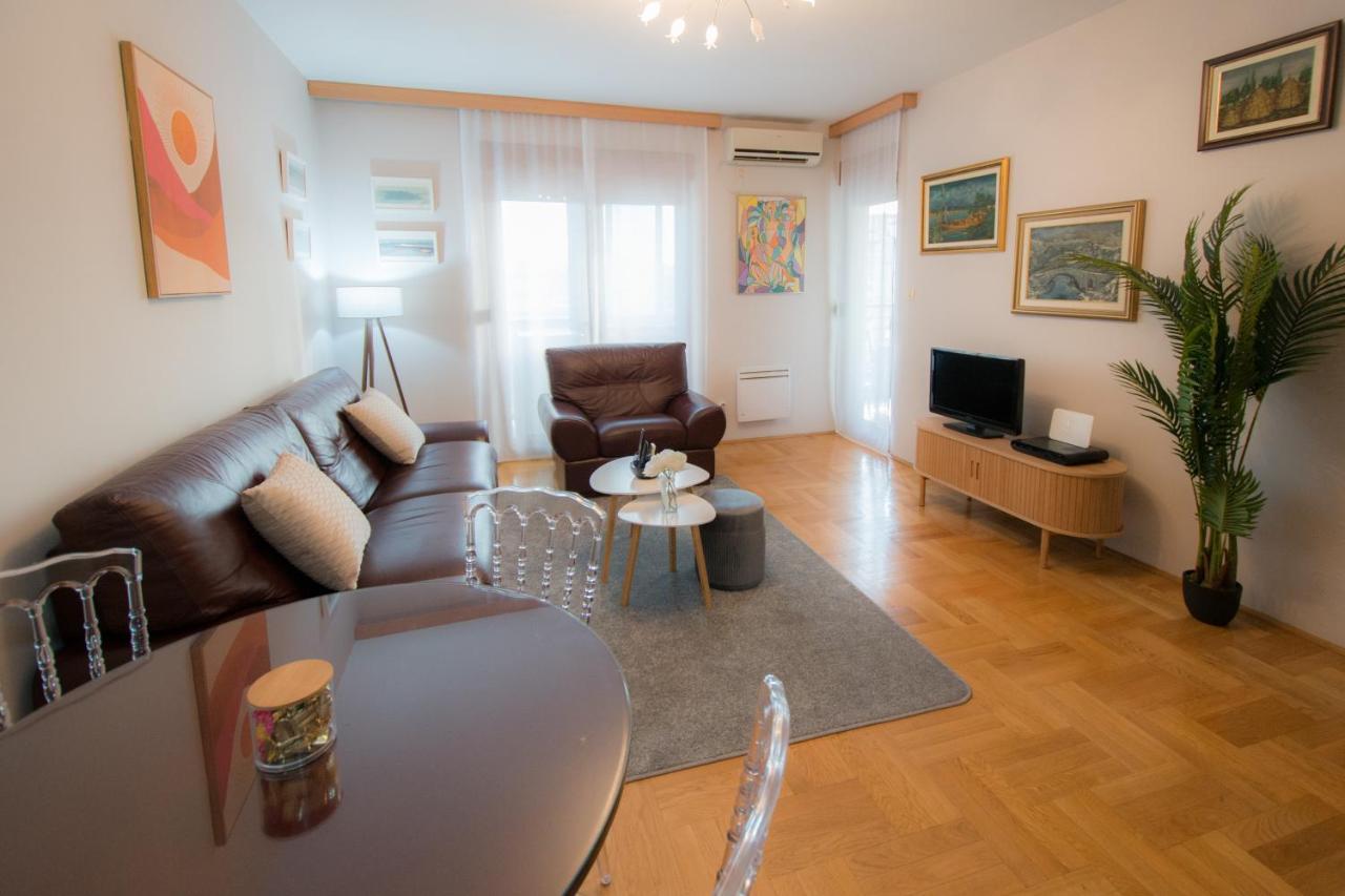 City Nest Apartment Podgorica Esterno foto